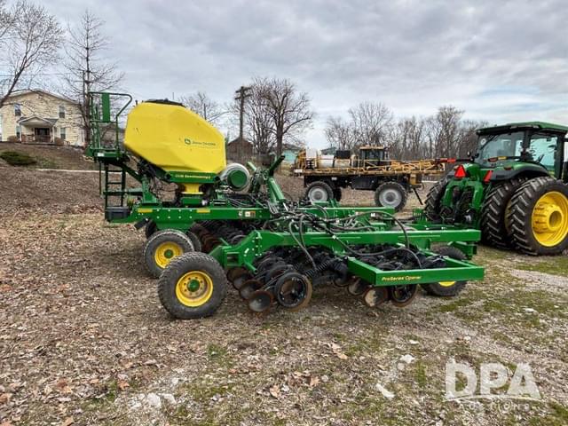 Image of John Deere N530C equipment image 3