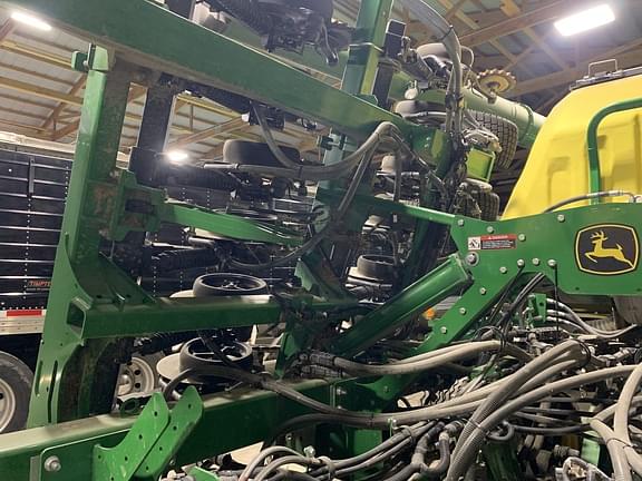 Image of John Deere N530C equipment image 3