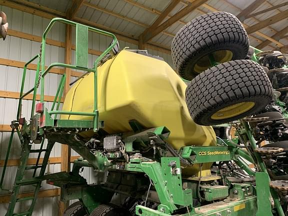 Image of John Deere N530C equipment image 4