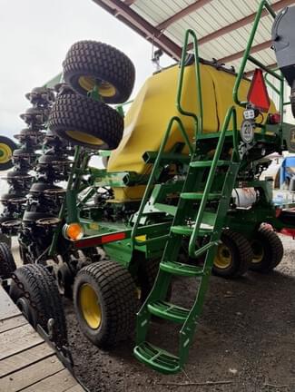 Image of John Deere N530C equipment image 4