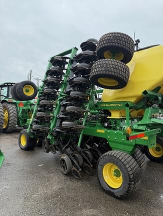 Image of John Deere N530C equipment image 1