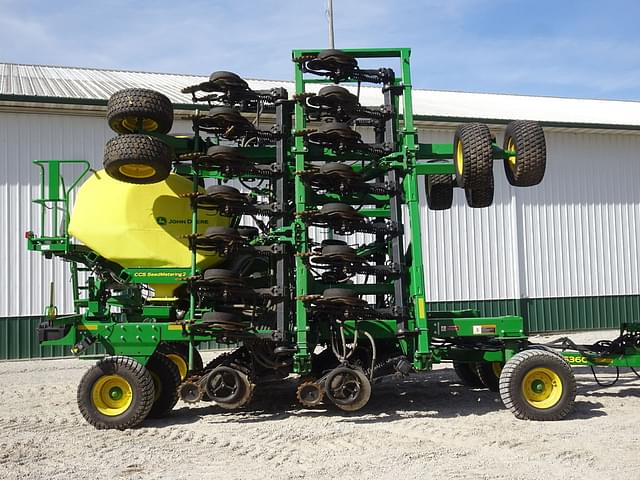 Image of John Deere N536C equipment image 3