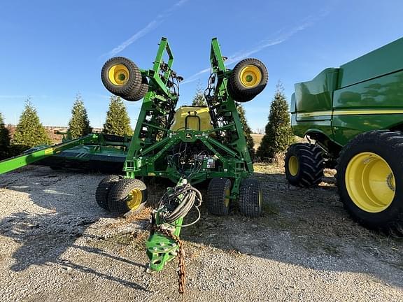 Image of John Deere N536C Primary image