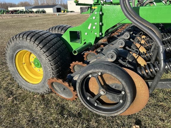 Image of John Deere N540C equipment image 3