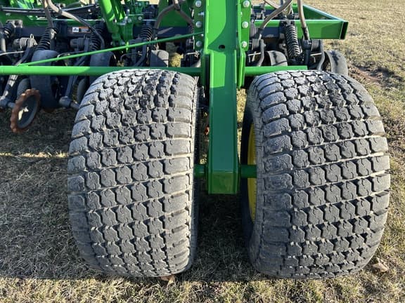 Image of John Deere N540C equipment image 4