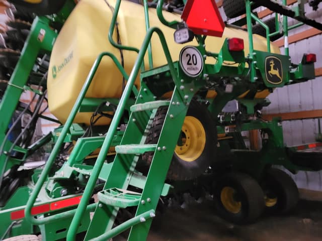 Image of John Deere N540C equipment image 4