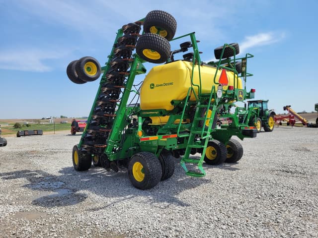 Image of John Deere N540C equipment image 4