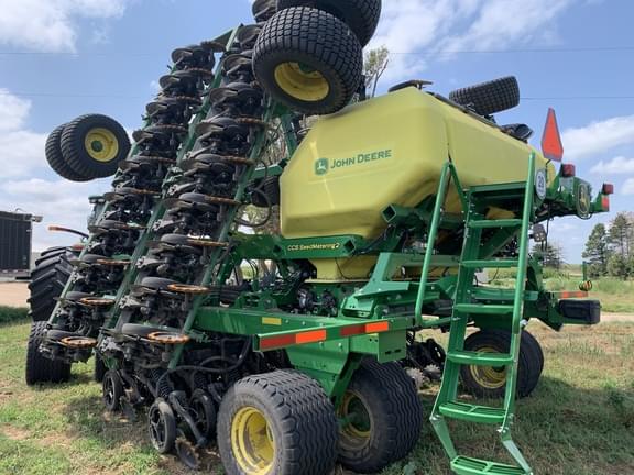 Image of John Deere N540C equipment image 4