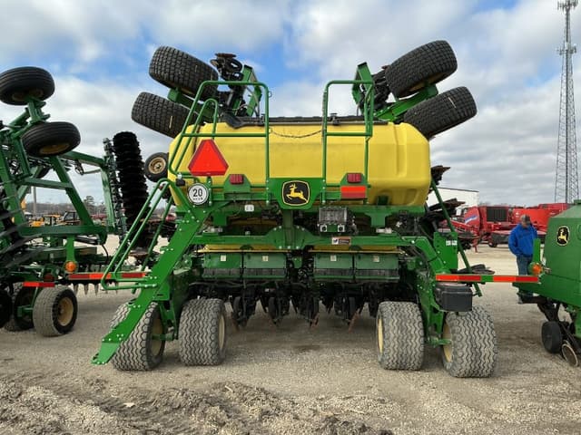 Image of John Deere N540C equipment image 3