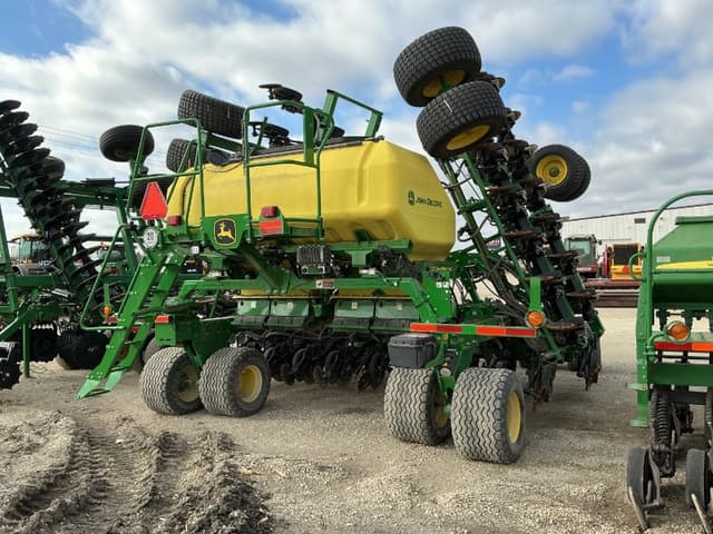 Image of John Deere N540C equipment image 4
