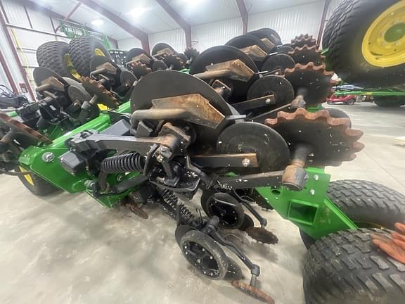 Image of John Deere N560 equipment image 3