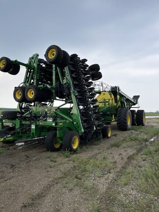 Image of John Deere N560 equipment image 1