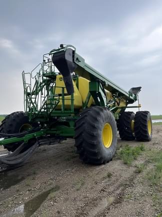 Image of John Deere N560 equipment image 1