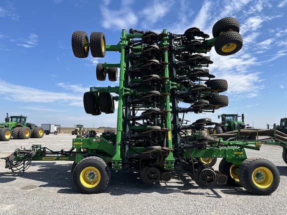 Image of John Deere N560 equipment image 1