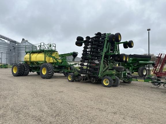 Image of John Deere N560 equipment image 4