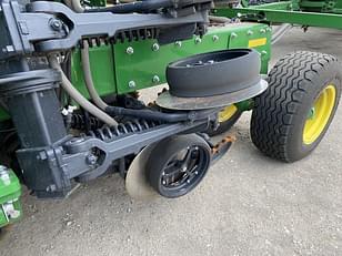 Main image John Deere N560 14