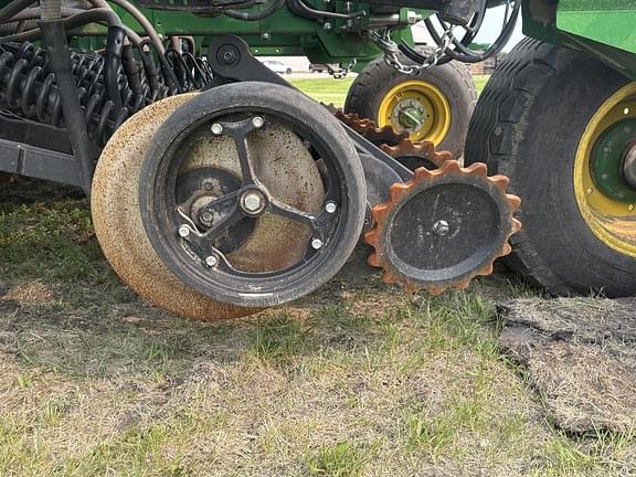 Image of John Deere N560 equipment image 2