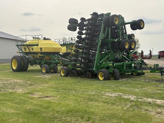 Image of John Deere N560 Primary image