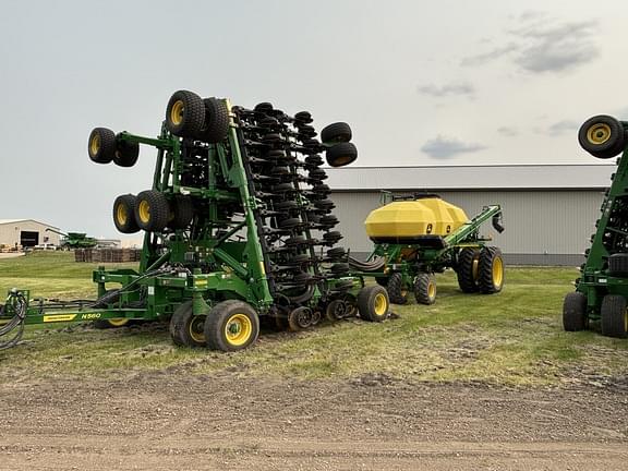 Image of John Deere N560 equipment image 1