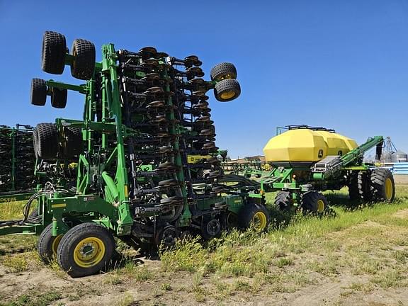 Image of John Deere N560 equipment image 2