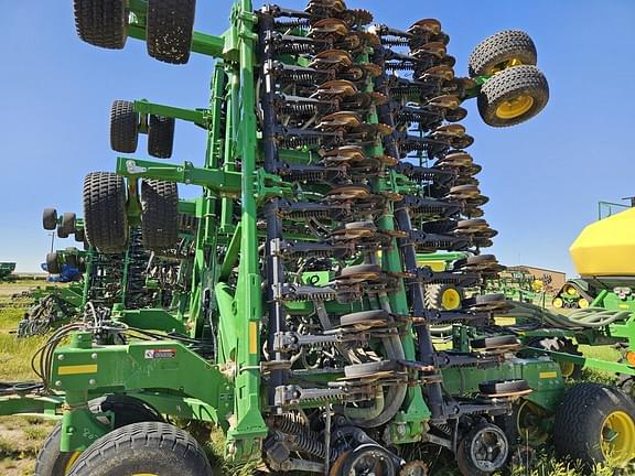 Image of John Deere N560 equipment image 4