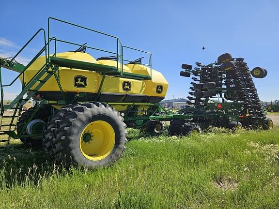 Image of John Deere N560 equipment image 1