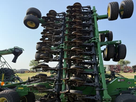 Image of John Deere N560 equipment image 4