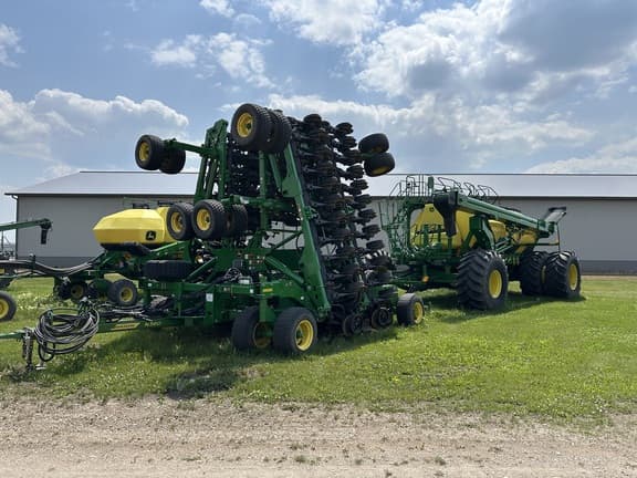 Image of John Deere N560 equipment image 1