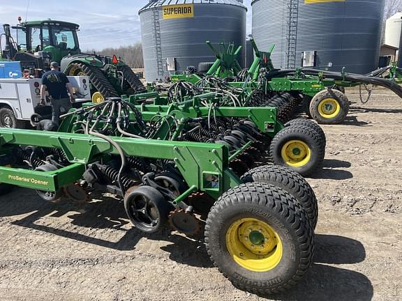 Image of John Deere N560 equipment image 3