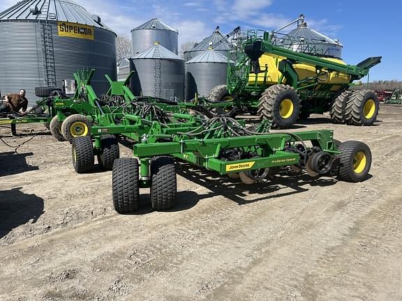 Image of John Deere N560 equipment image 1