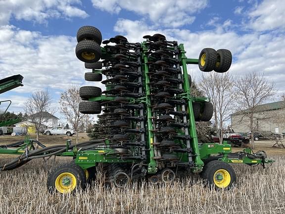 Image of John Deere N560 equipment image 1