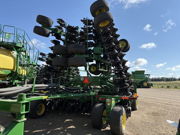 Image of John Deere N560 equipment image 3