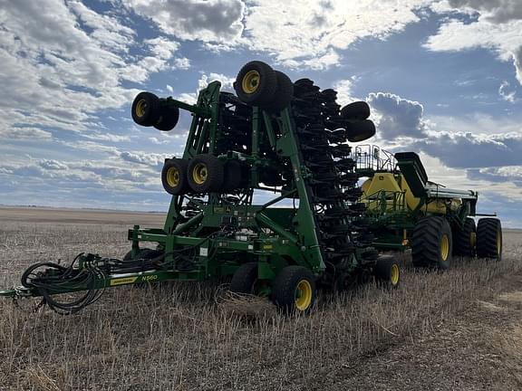 Image of John Deere N560 equipment image 4