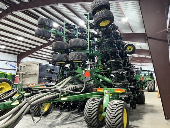Image of John Deere N560F equipment image 3