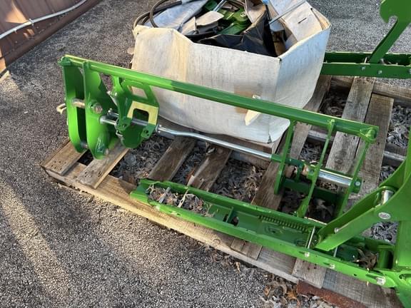Image of John Deere 540R equipment image 4