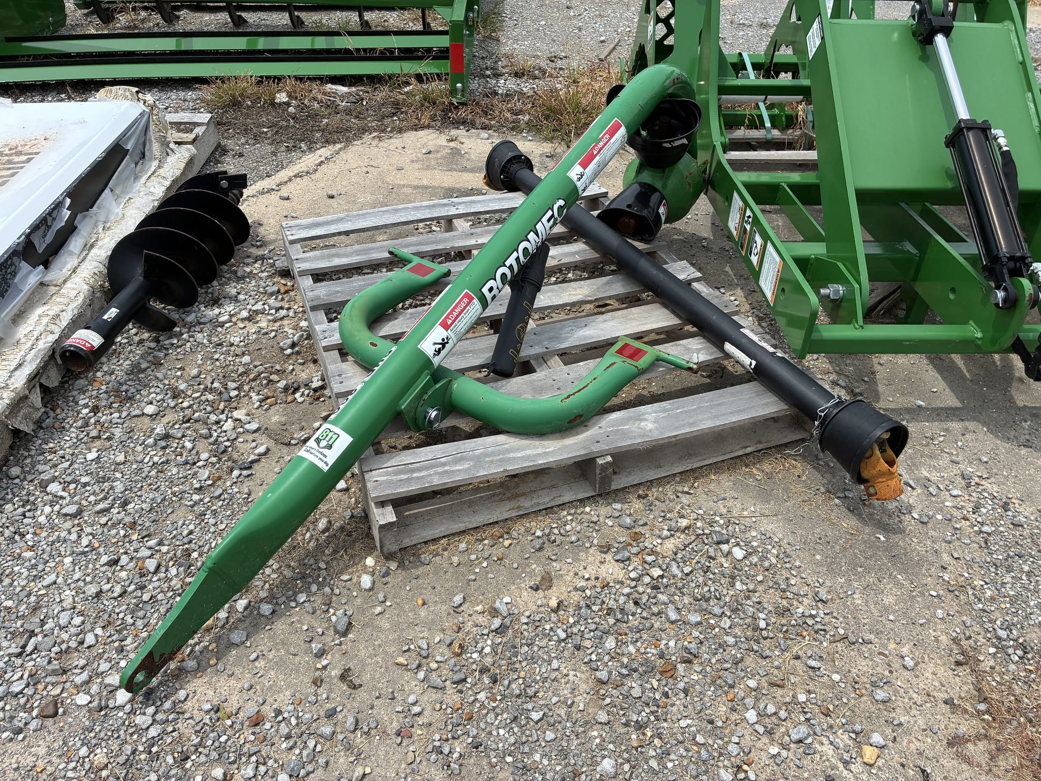 2022 John Deere PHD200 Equipment Image0