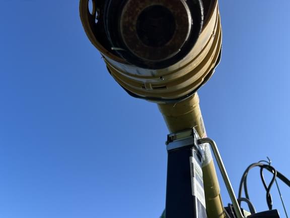 Image of John Deere R10 equipment image 4