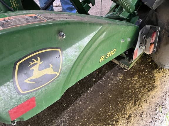 Image of John Deere R310 equipment image 4