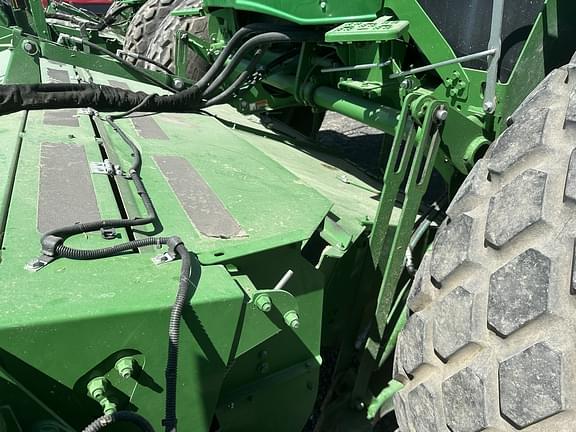 Image of John Deere R400 equipment image 3