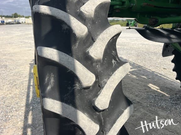 Image of John Deere R4023 equipment image 3