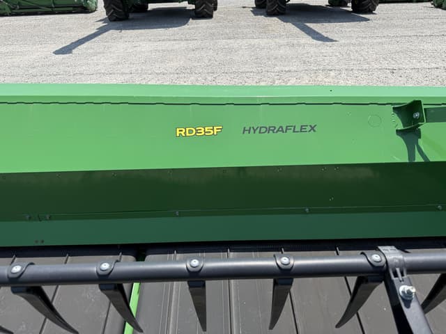 Image of John Deere RD35F equipment image 4