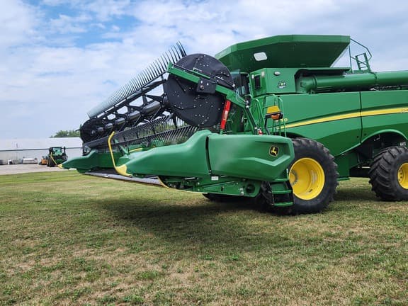 Image of John Deere RD35F equipment image 4