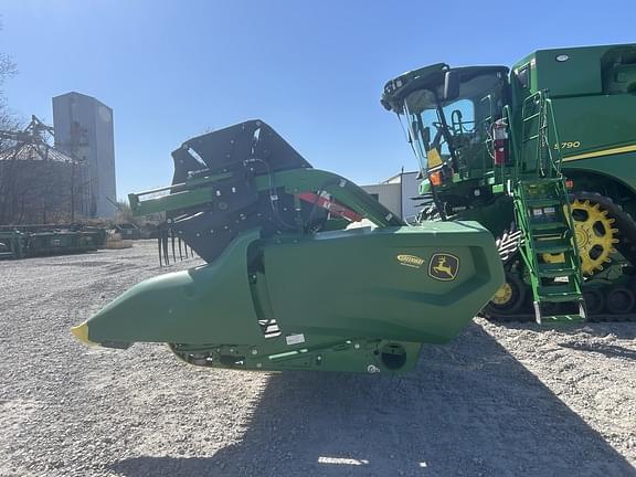 Image of John Deere RD35F equipment image 4