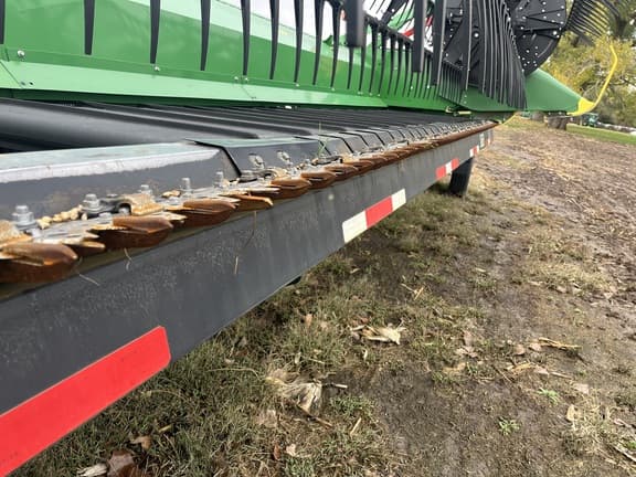 Image of John Deere RD35F equipment image 4