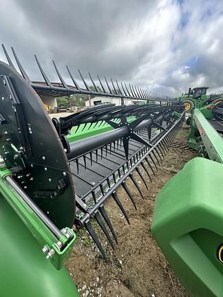 Image of John Deere RD35F equipment image 4