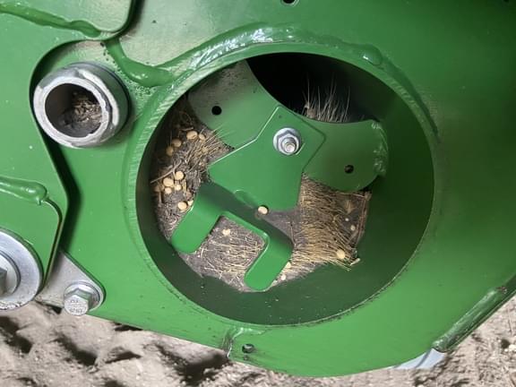 Image of John Deere RD35F equipment image 3