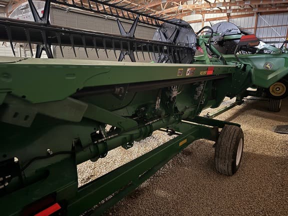 Image of John Deere RD35F equipment image 4