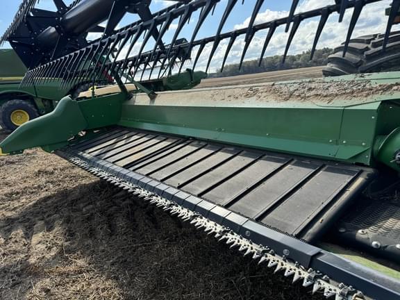 Image of John Deere RD35F equipment image 3