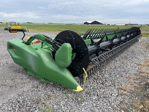 Image of John Deere RD35F equipment image 2