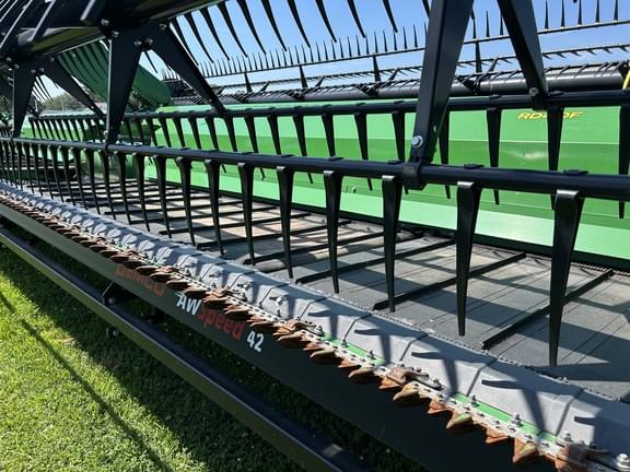 Image of John Deere RD40F equipment image 3